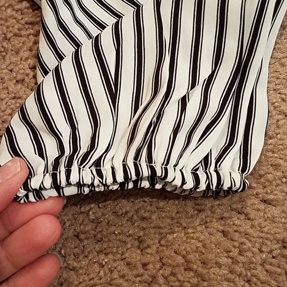 White and Black Top - Picture 6 of 6